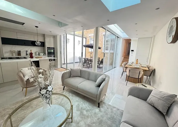 The Grand Royal Kilburn House - 4Br/3Br W Parking