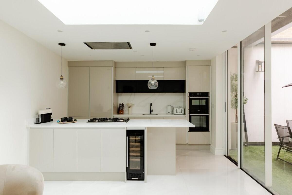 The Grand Royal Kilburn House - 4br/3br W Parking London