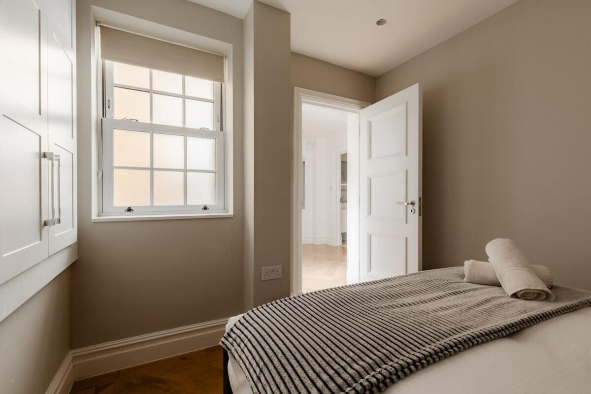 Ferienhaus The Grand Royal Kilburn House - 4br/3br W Parking