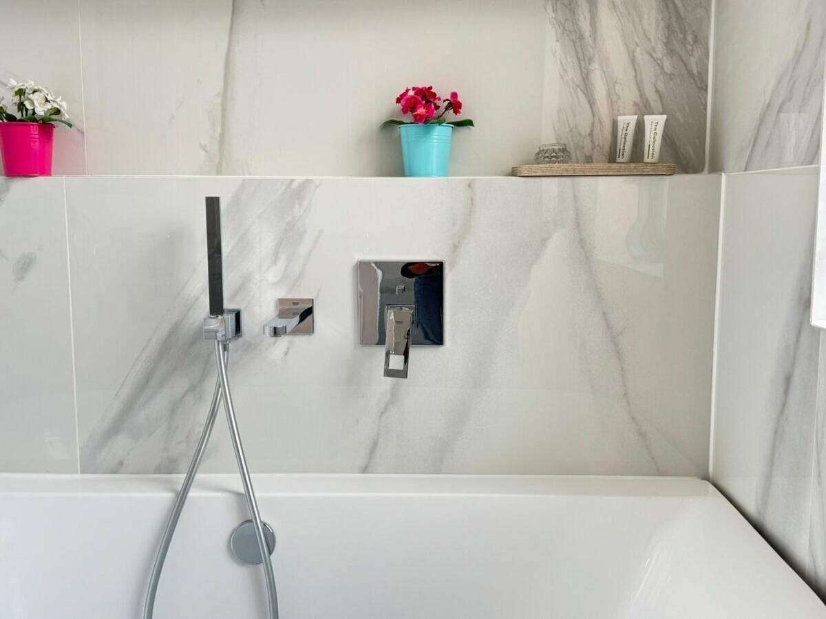 Ferienhaus The Grand Royal Kilburn House - 4br/3br W Parking *