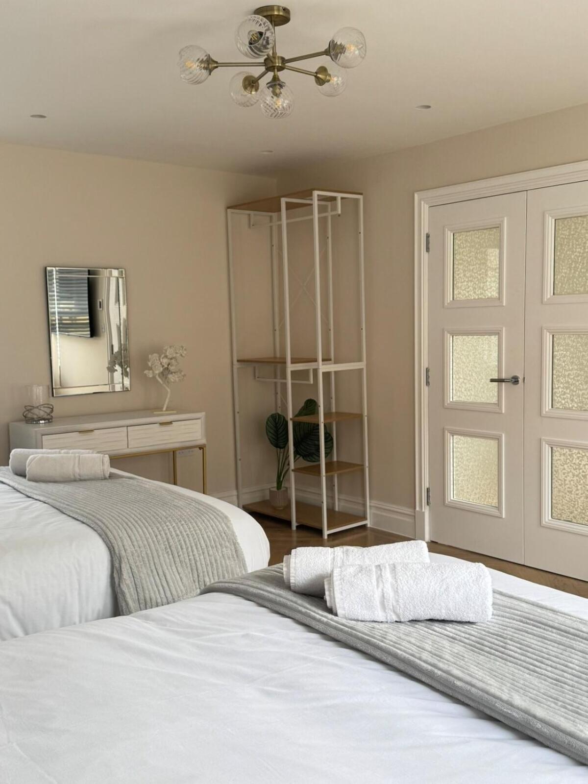 The Grand Royal Kilburn House - 4br/3br W Parking London